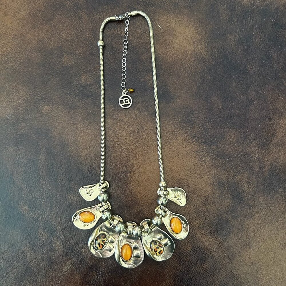 Dramatically Eye-Catching Statement Erica Lions N… - image 7